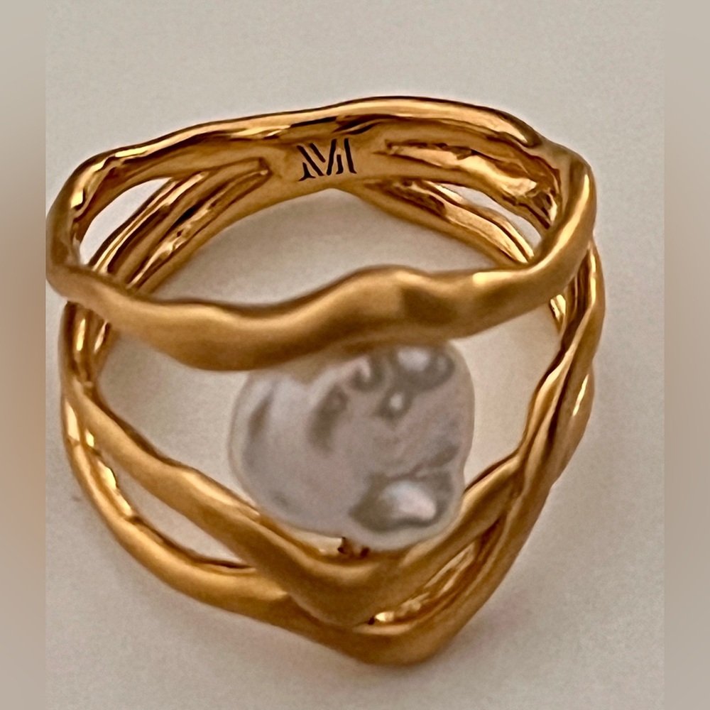 MONICA VINADER Gold Braided Band Ring with White Baroque Pearl - Picture 3 of 10